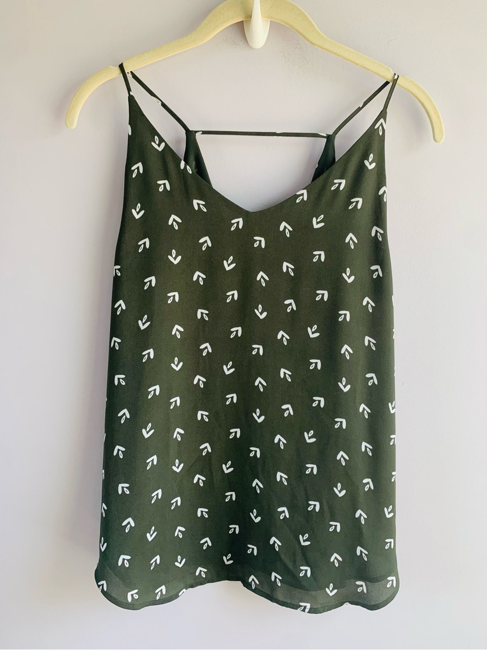 LOFT Top Olive Green White Strappy Racerback Geometric Flowy Casual EUC XSP